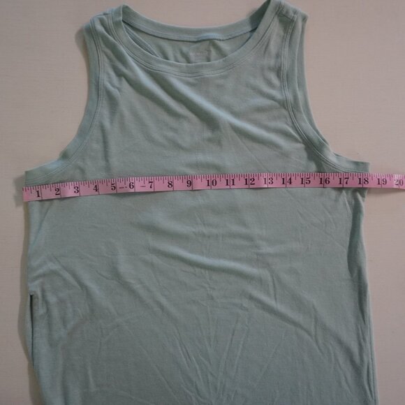 Old Navy Performance Long Tank - Picture 3 of 8